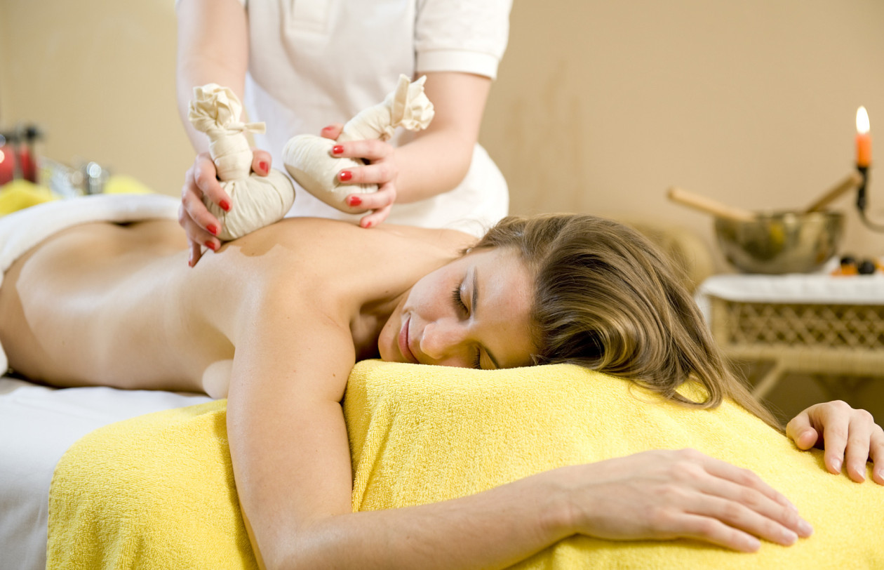 Soothing massages l Golfhotel Les Hauts image